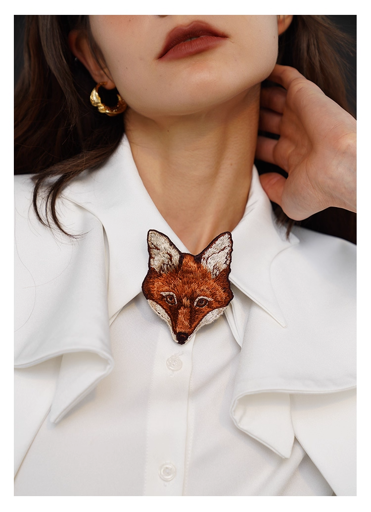 Vintage fox embroidered bow tie X3344