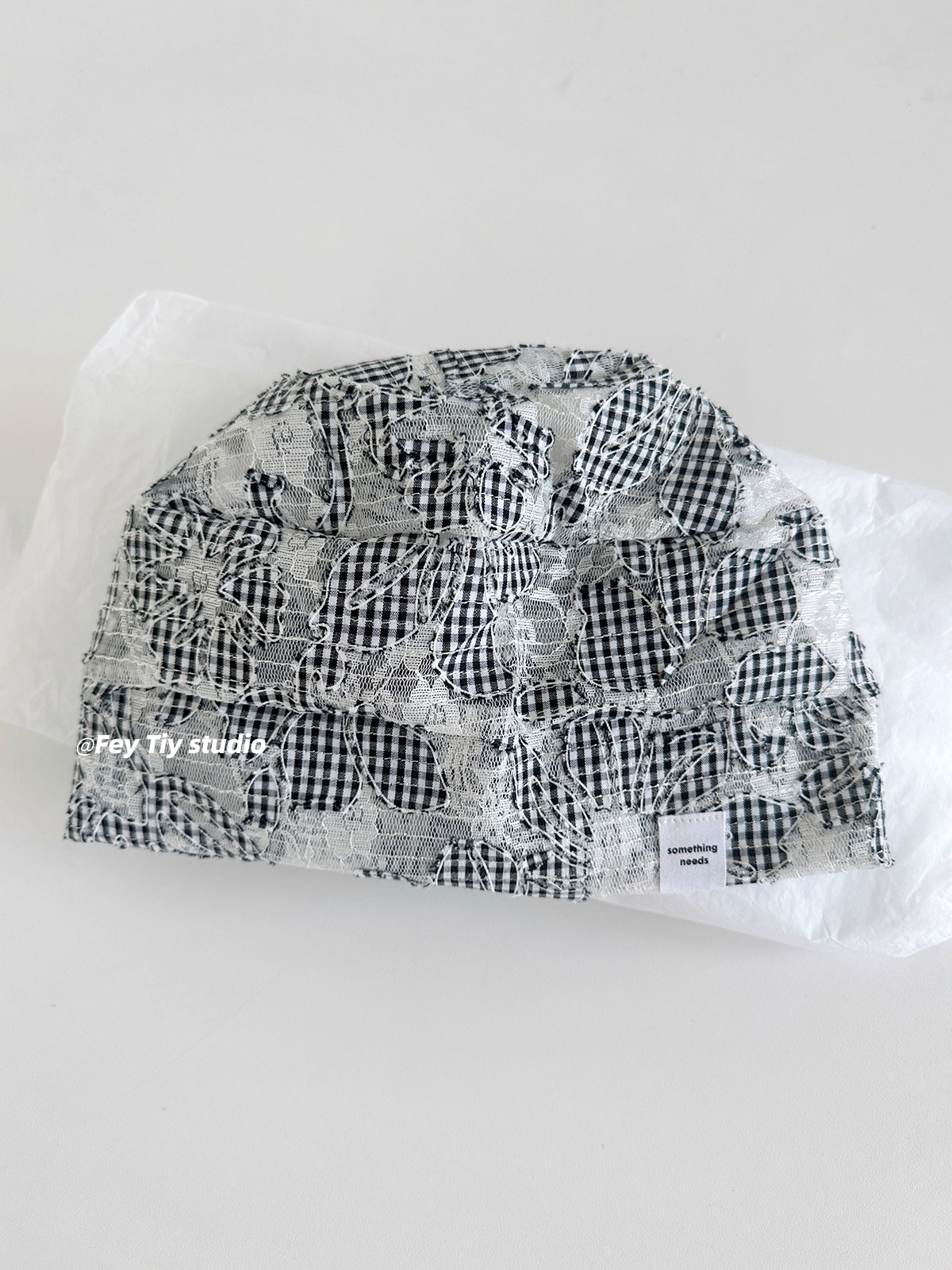 Gradient Lace Embroidered Floral Beanie X3319