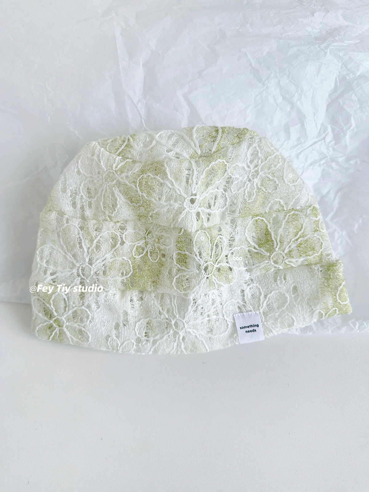 Gradient Lace Embroidered Floral Beanie X3319