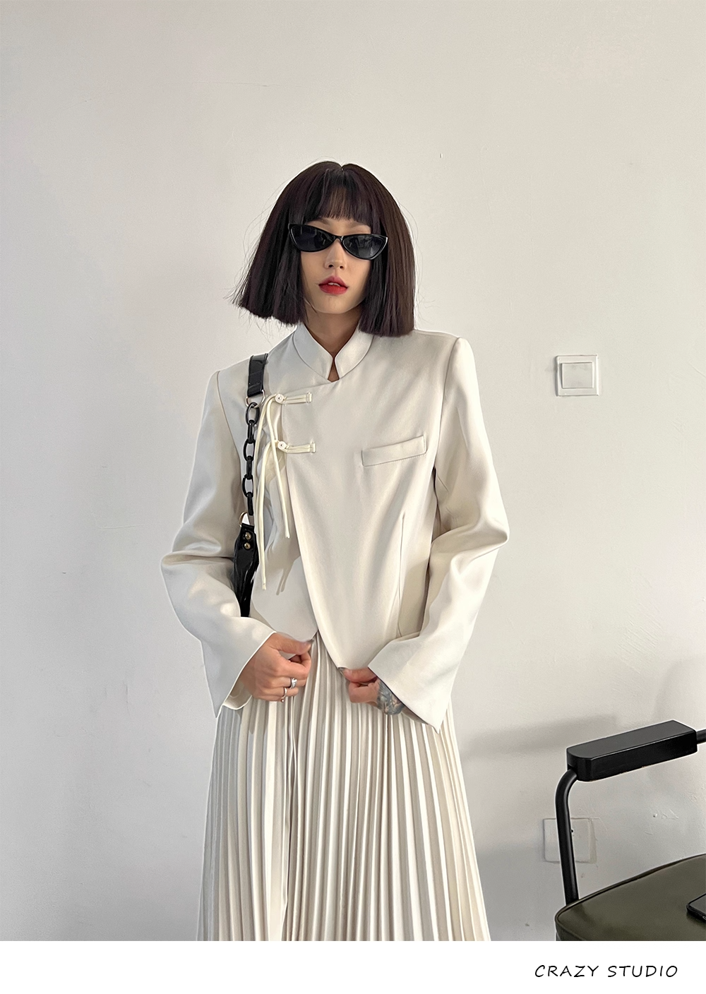 White Chinese-Style Blazer/Pleated Skirt Set X3341