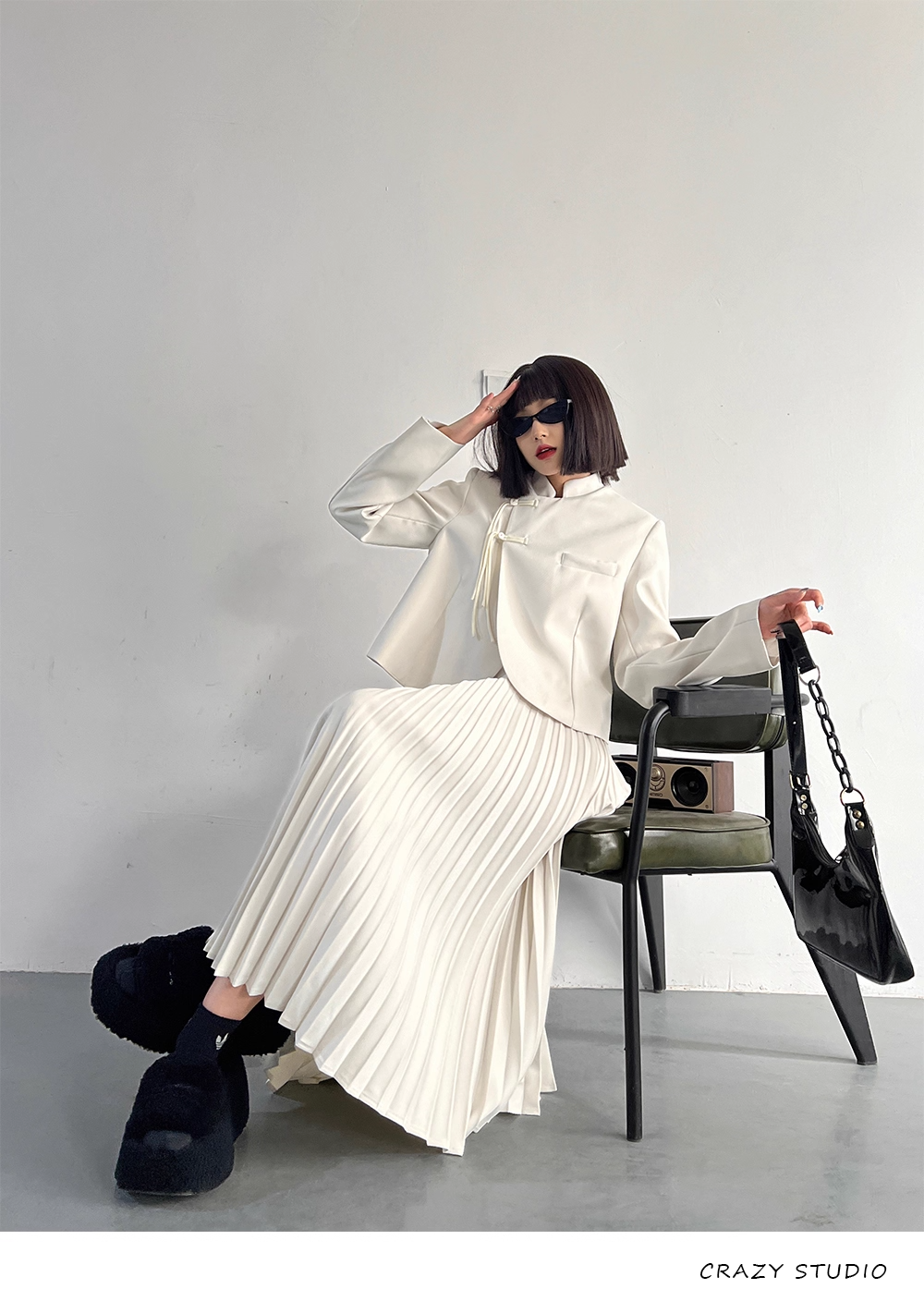 White Chinese-Style Blazer/Pleated Skirt Set X3341