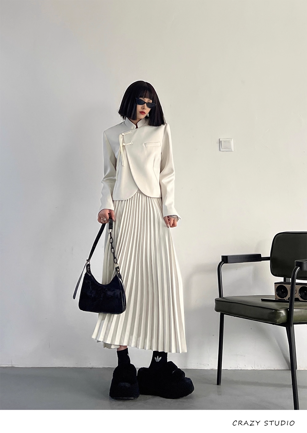 White Chinese-Style Blazer/Pleated Skirt Set X3341