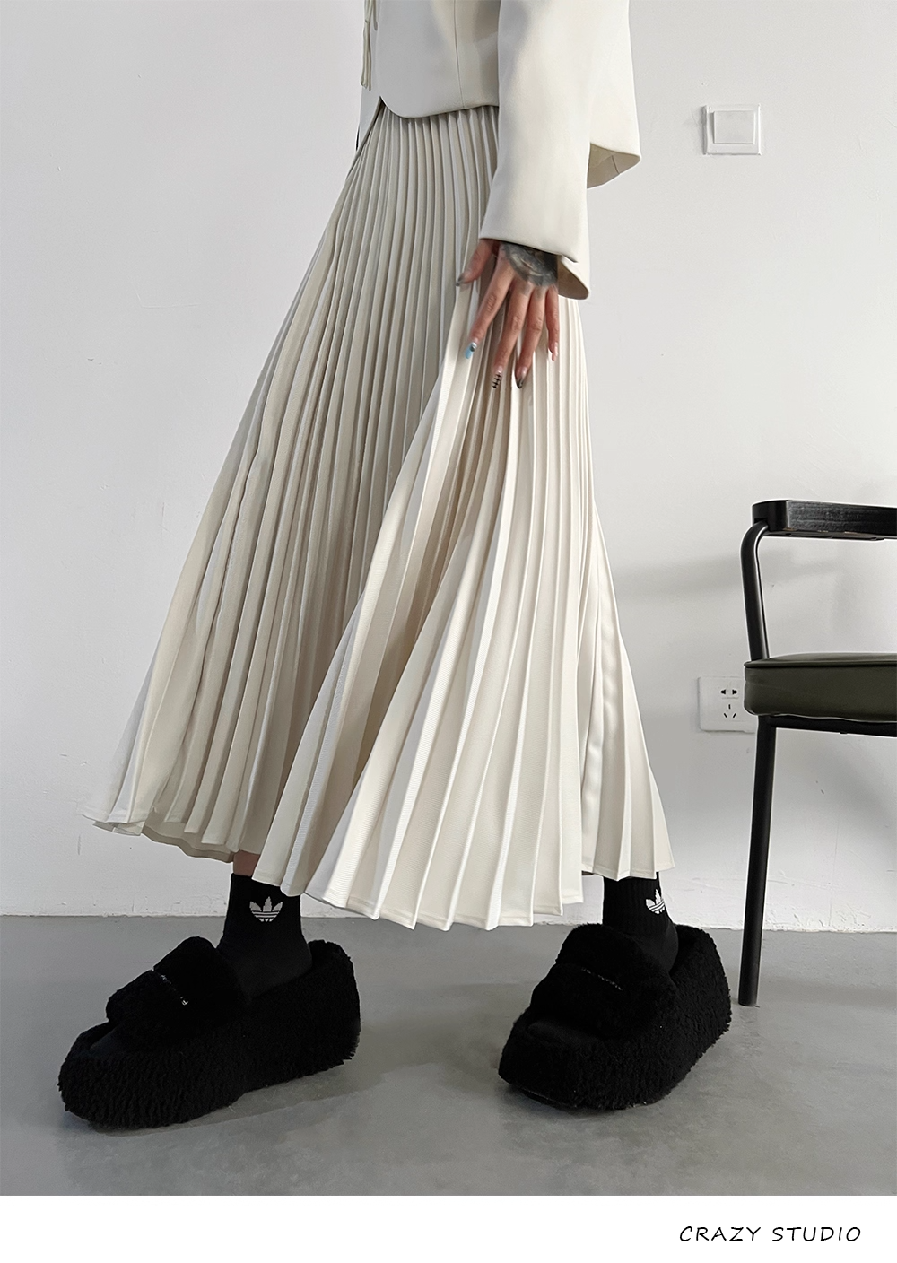 White Chinese-Style Blazer/Pleated Skirt Set X3341