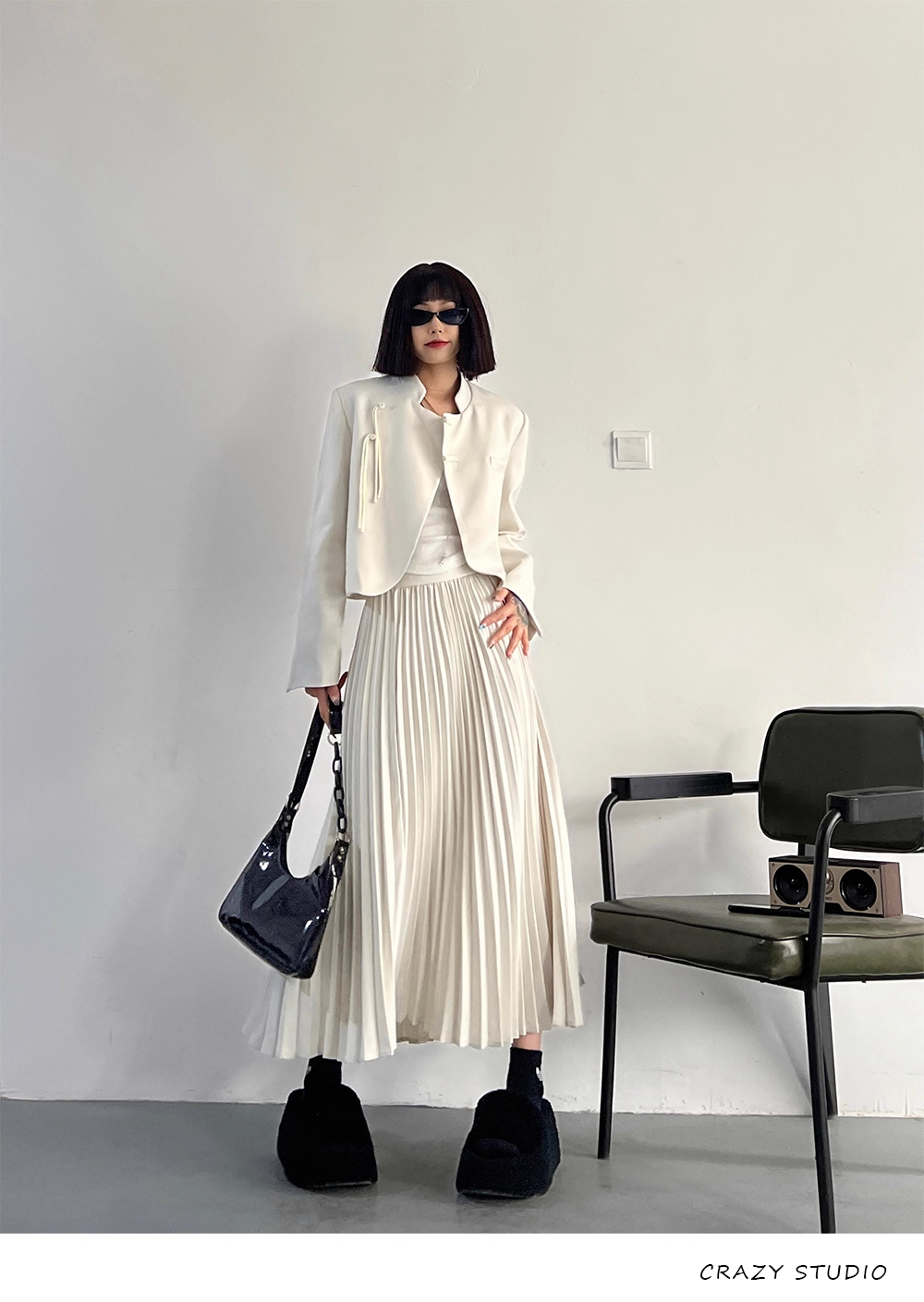 White Chinese-Style Blazer/Pleated Skirt Set X3341
