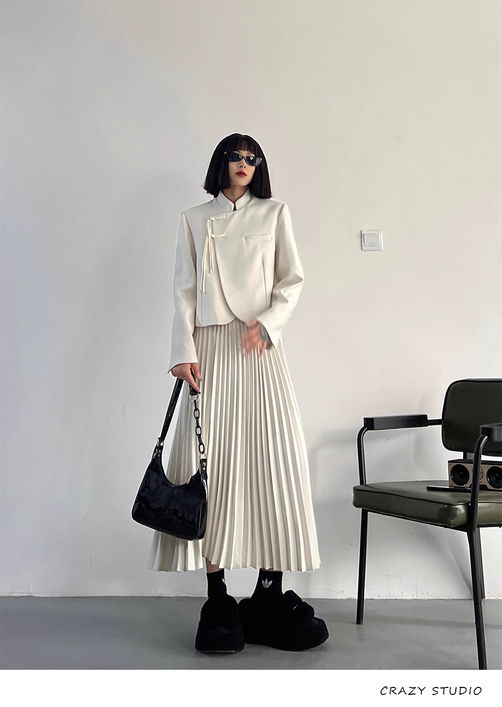 White Chinese-Style Blazer/Pleated Skirt Set X3341