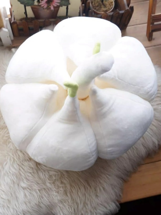 Garlic motif cushion X2592