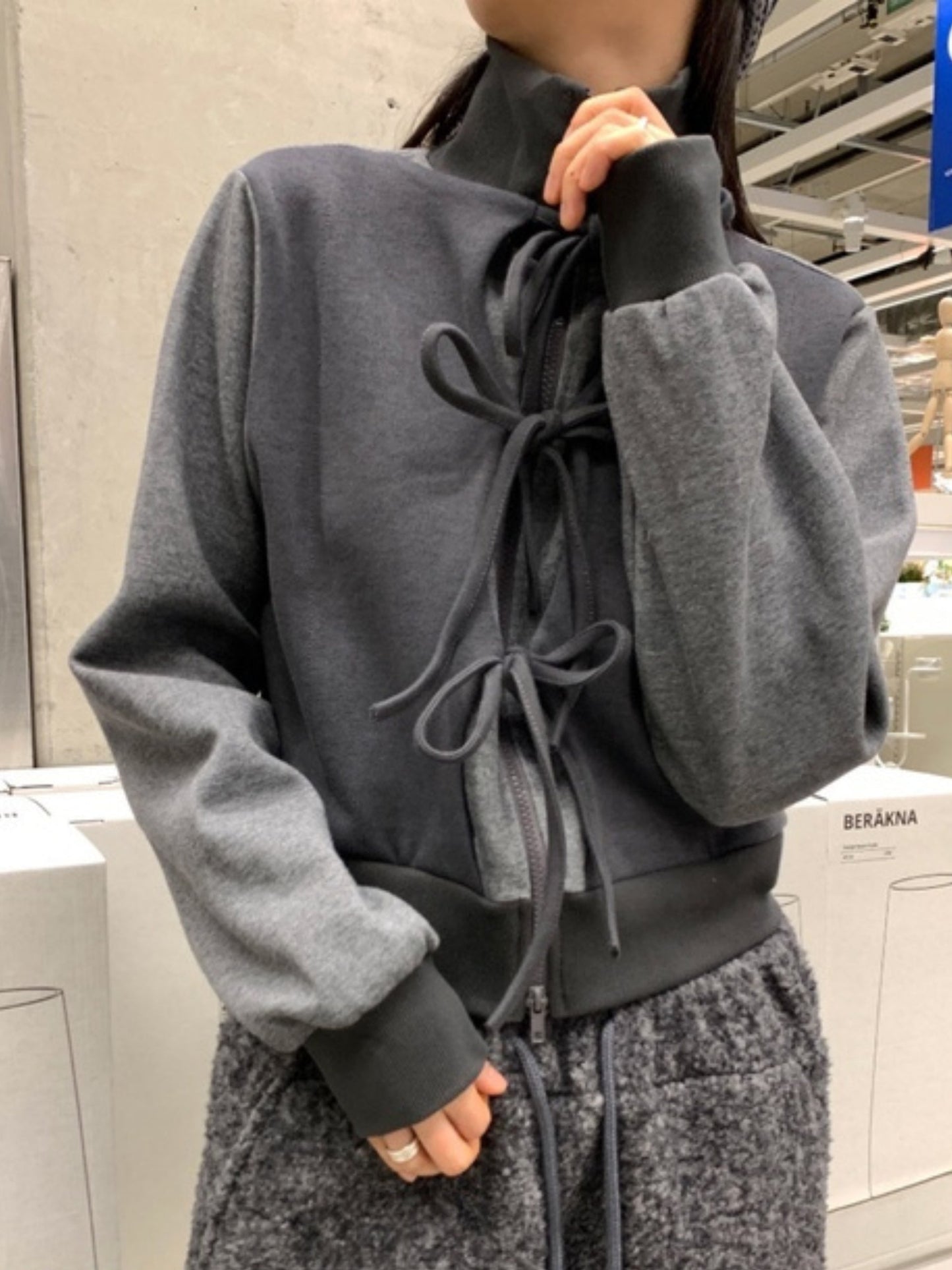 高領緞帶細部拉鍊運動衫 X3121