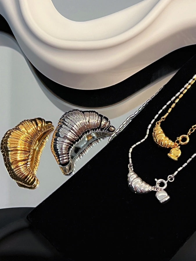 Croissant motif necklace/brooch X2645