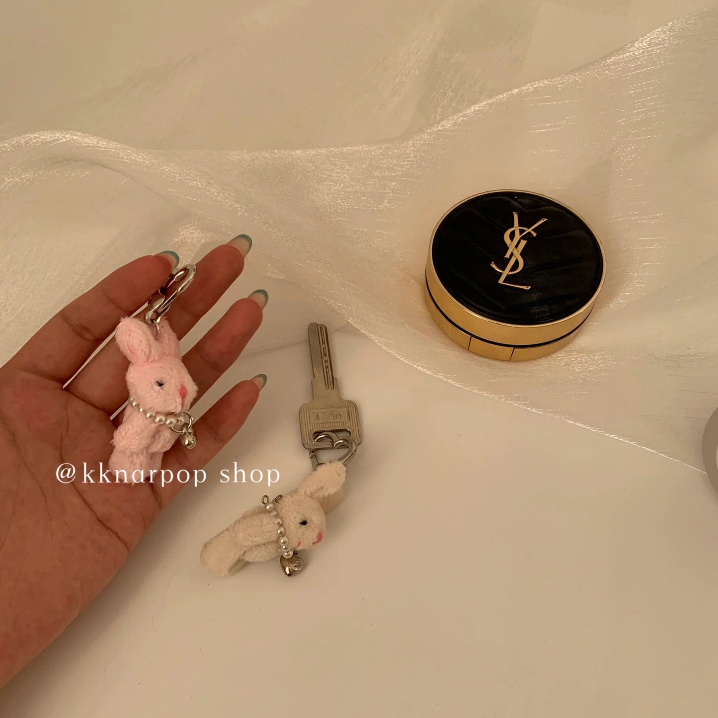Pearl Rabbit Keychain Mini X3151