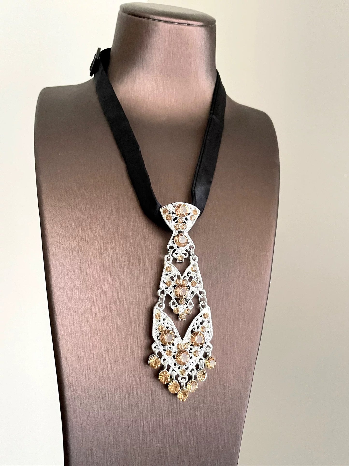 Rhinestone Necktie Necklace X3632