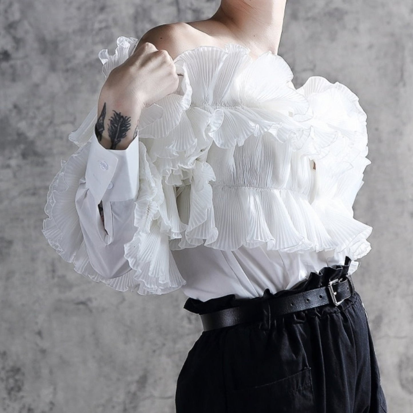 Off shoulder frill blouse X220