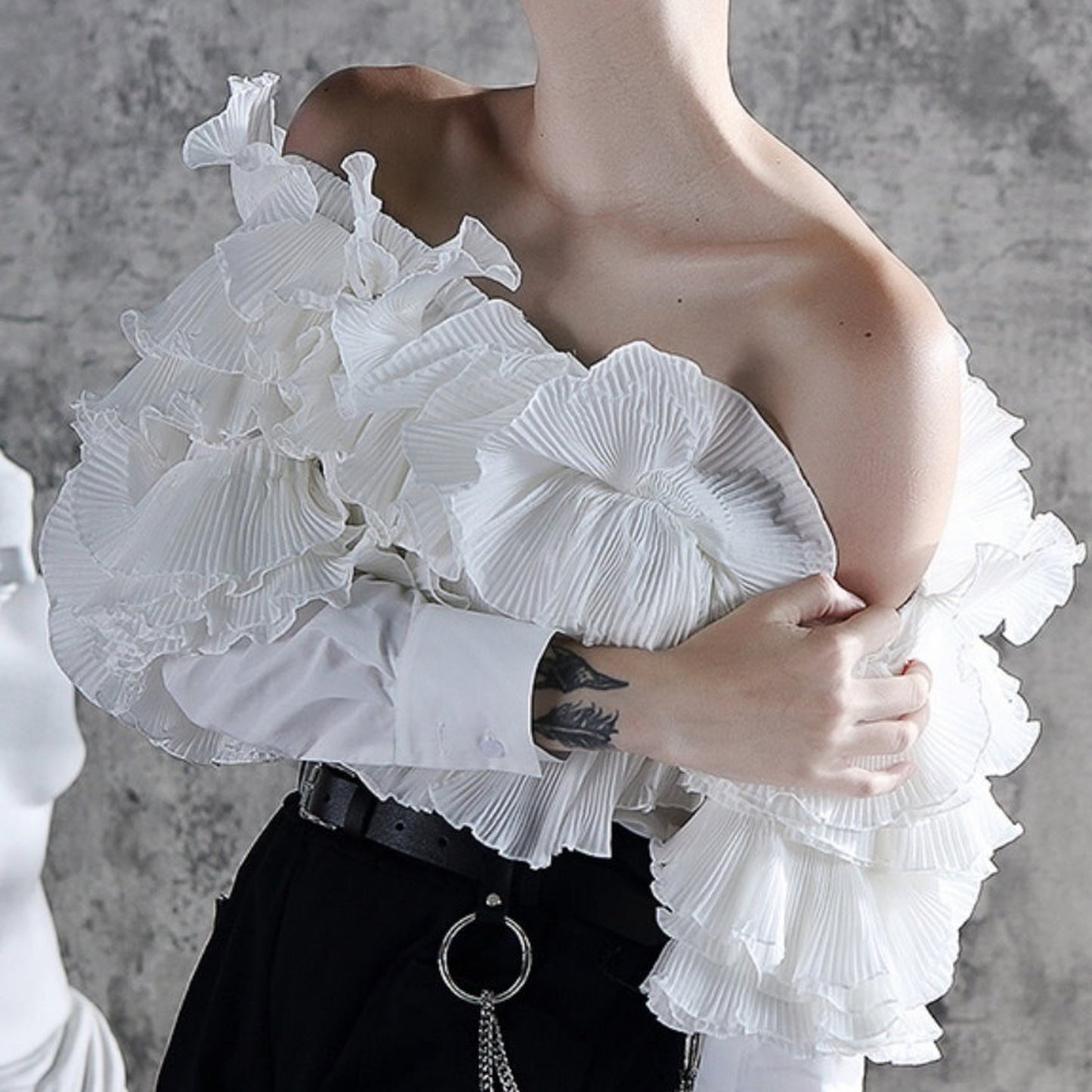 Off shoulder frill blouse X220