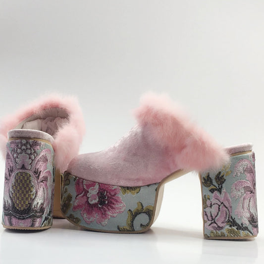 Decorative sole fur sandal X294