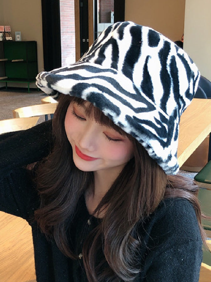 Fluffy Bucket Hat X549