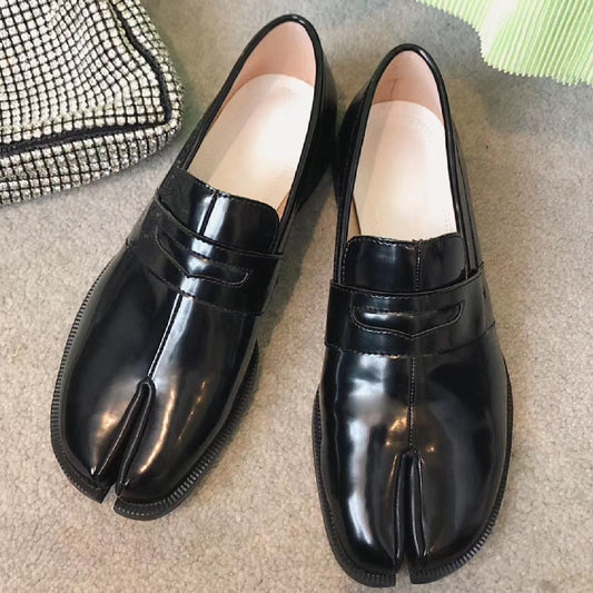 Split Toe Patent Leather Loafer X301