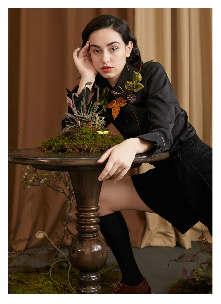 Leaf & Berry Embroidered Glossy Shirt　X3444