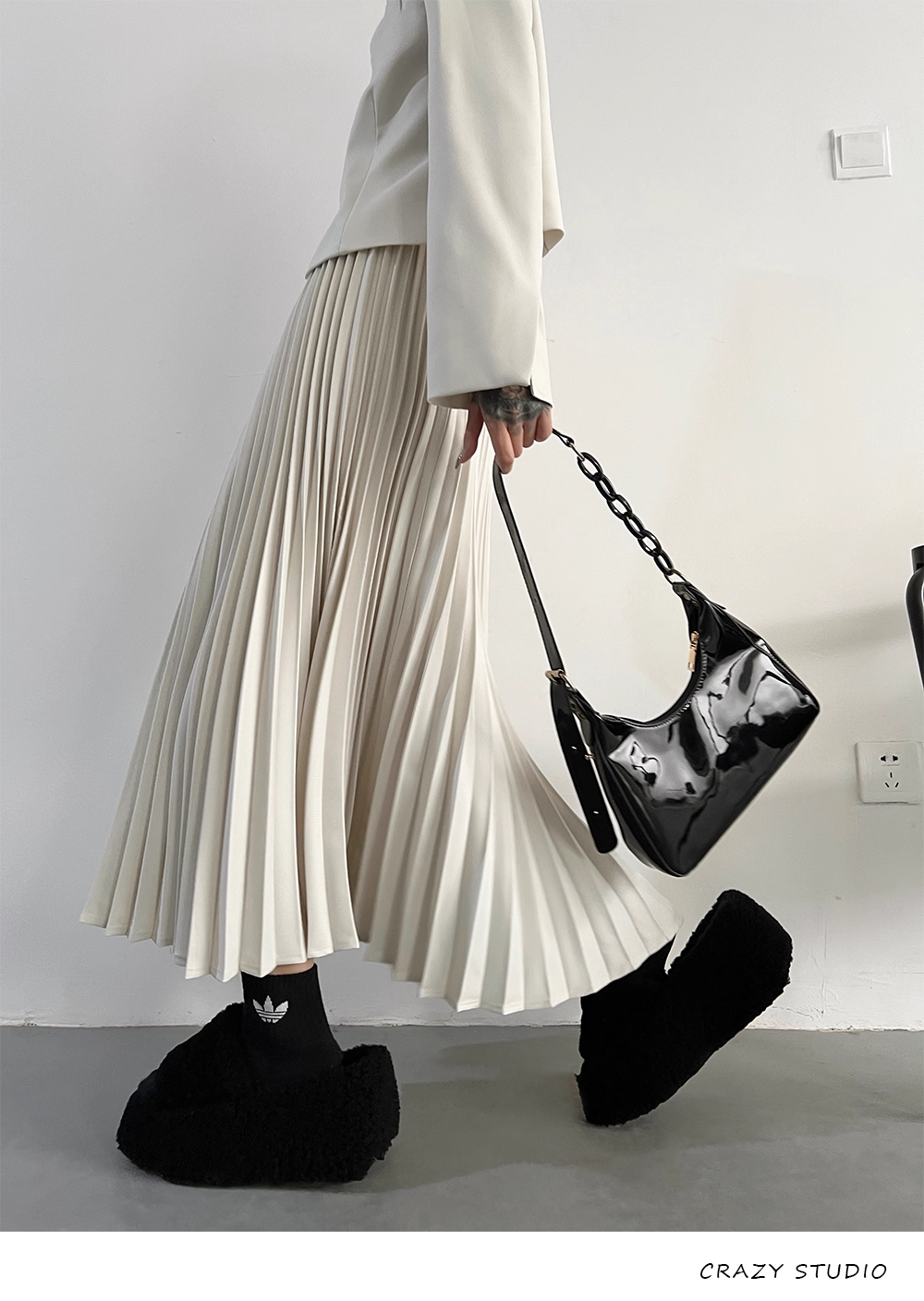 White Chinese-Style Blazer/Pleated Skirt Set　X3341