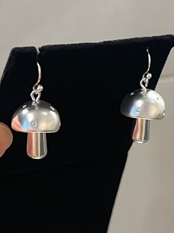 Mushroom motif earrings X2644