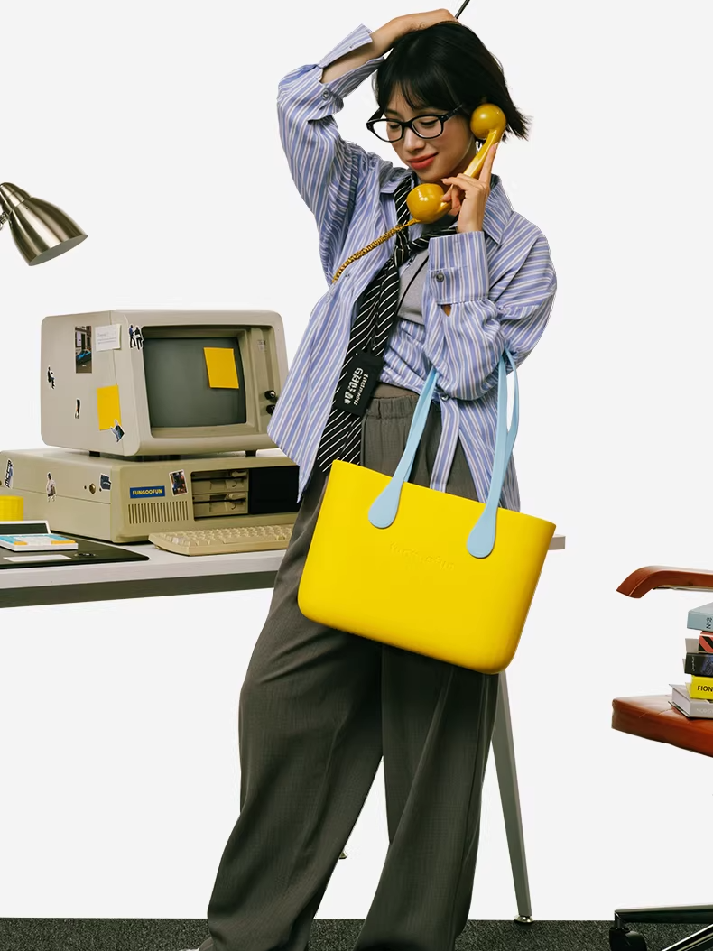 Large Capacity Lightweight EVA Tote Bag with Pouch　X3527