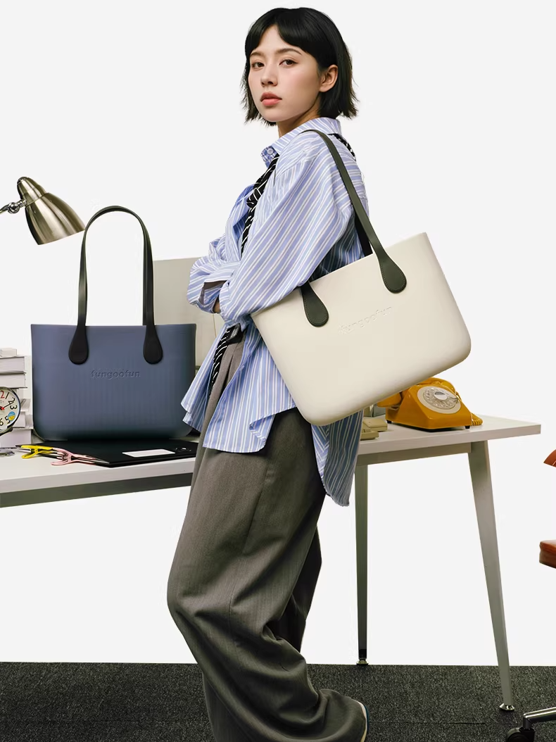 Large Capacity Lightweight EVA Tote Bag with Pouch　X3527