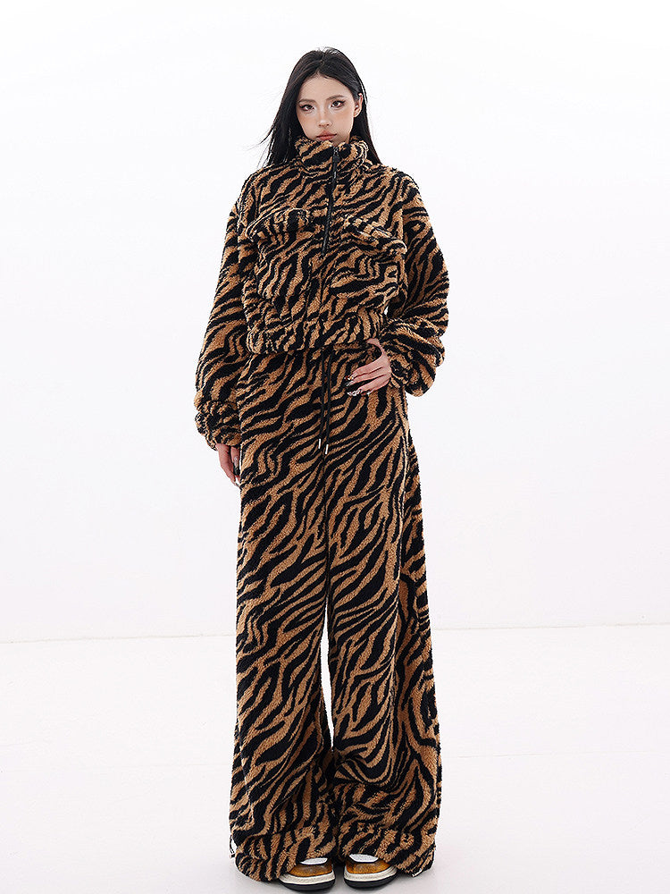 Tiger Print Fleece Pullover and Wide Leg Pants Set　X3667