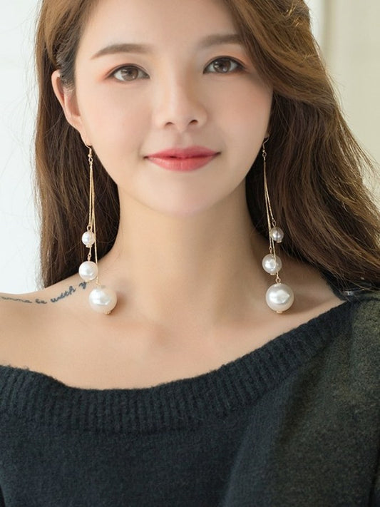 Three pearl chain earrings X1563