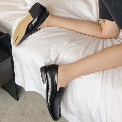Split toe patent leather loafers X301