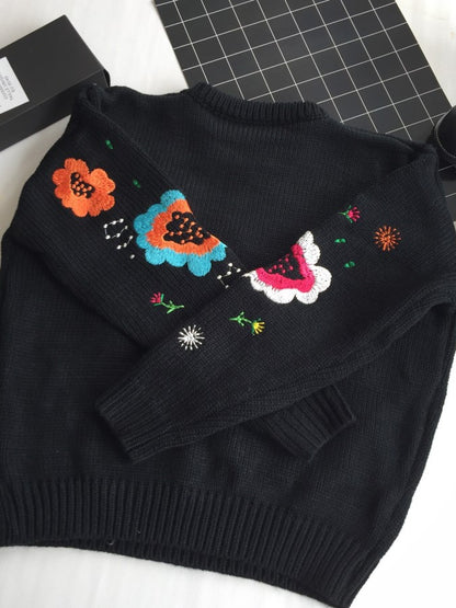 花柄刺繍ラウンドネックセーター　X669